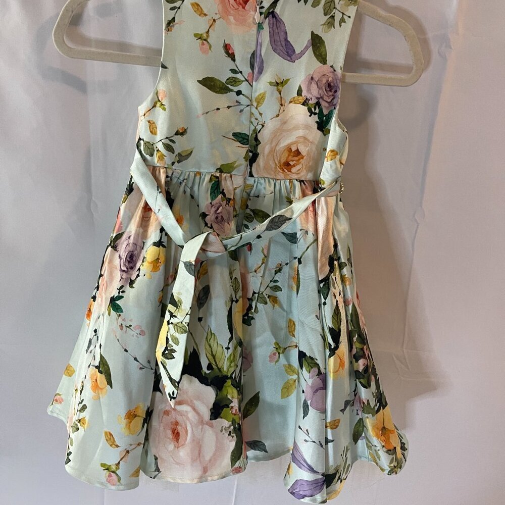COUTURE PRINCESS. SIZE 6 IN LONG PRINCESS-CUT FLOWERED POLYESTER. - Picture 3 of 8